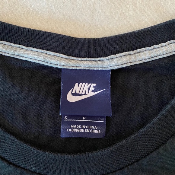 Nike crop top - Picture 2 of 4